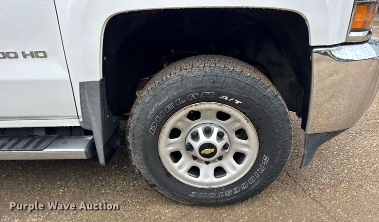 image for item EF2032 2018 Chevrolet Silverado 3500HD Crew Cab utility bed pickup truck