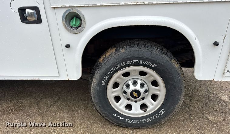 image for item EF2032 2018 Chevrolet Silverado 3500HD Crew Cab utility bed pickup truck