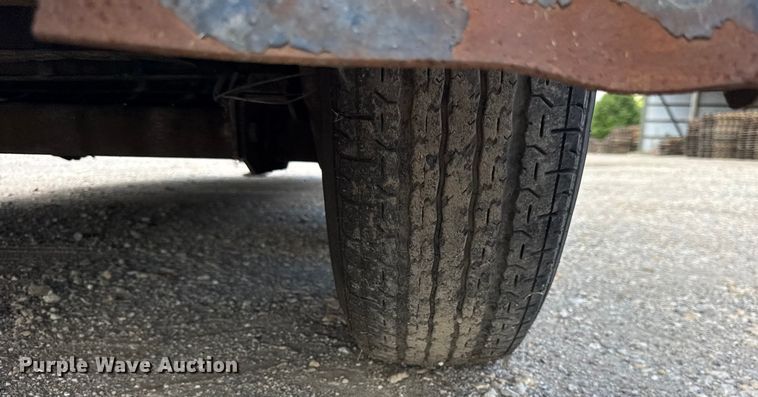 image for item EF2151 2002 B-B  tilt deck equipment trailer