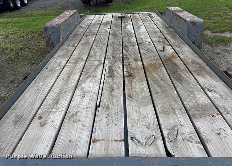 image for item EF2153 2000 B-B equipment trailer