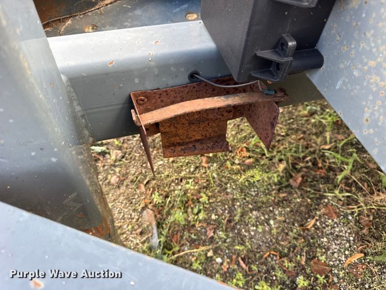 image for item EF2153 2000 B-B equipment trailer