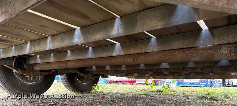 image for item EF2153 2000 B-B equipment trailer