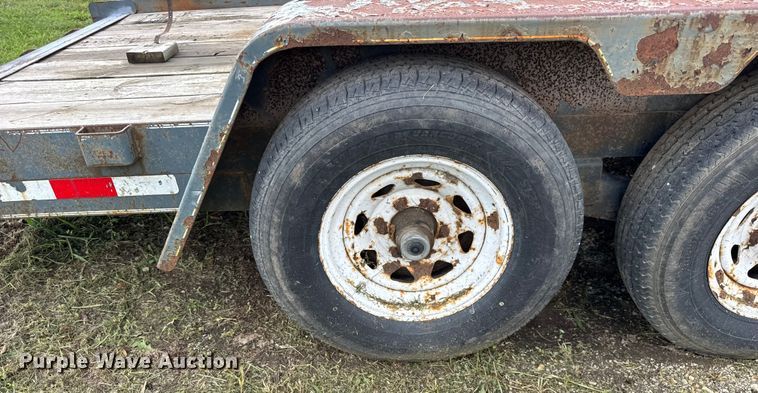 image for item EF2153 2000 B-B equipment trailer