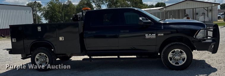 image for item EF2162 2013 Dodge Ram 3500 Crew Cab utility bed pickup truck