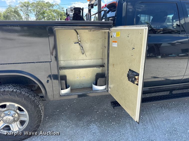 image for item EF2162 2013 Dodge Ram 3500 Crew Cab utility bed pickup truck