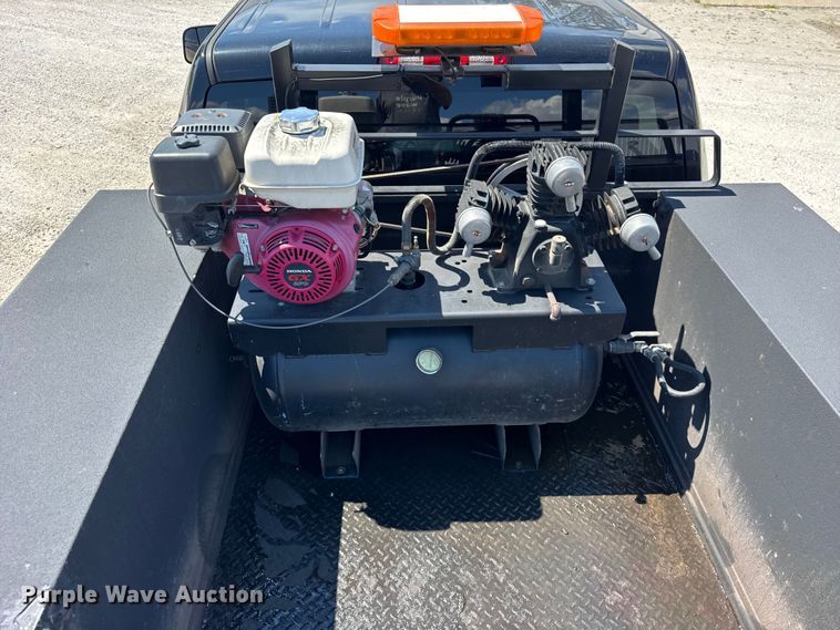 image for item EF2162 2013 Dodge Ram 3500 Crew Cab utility bed pickup truck