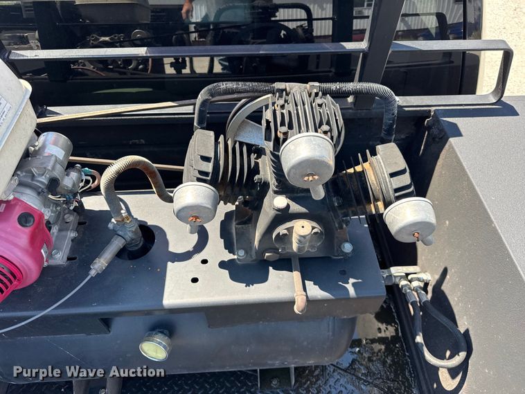 image for item EF2162 2013 Dodge Ram 3500 Crew Cab utility bed pickup truck