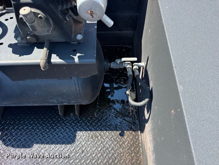 image for item EF2162 2013 Dodge Ram 3500 Crew Cab utility bed pickup truck