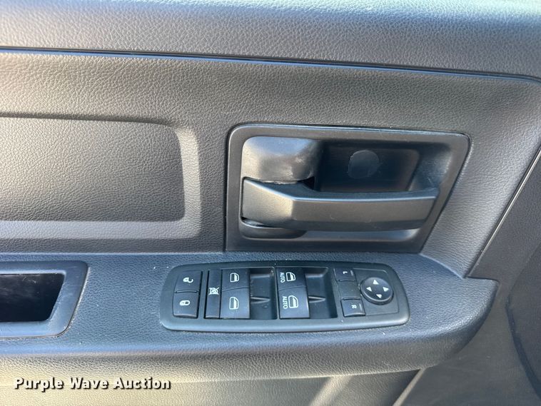 image for item EF2162 2013 Dodge Ram 3500 Crew Cab utility bed pickup truck