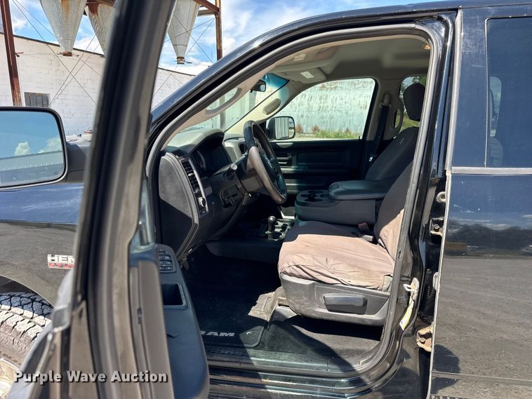 image for item EF2162 2013 Dodge Ram 3500 Crew Cab utility bed pickup truck