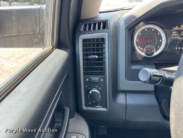 image for item EF2162 2013 Dodge Ram 3500 Crew Cab utility bed pickup truck