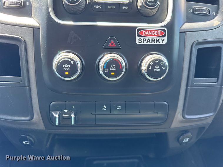 image for item EF2162 2013 Dodge Ram 3500 Crew Cab utility bed pickup truck