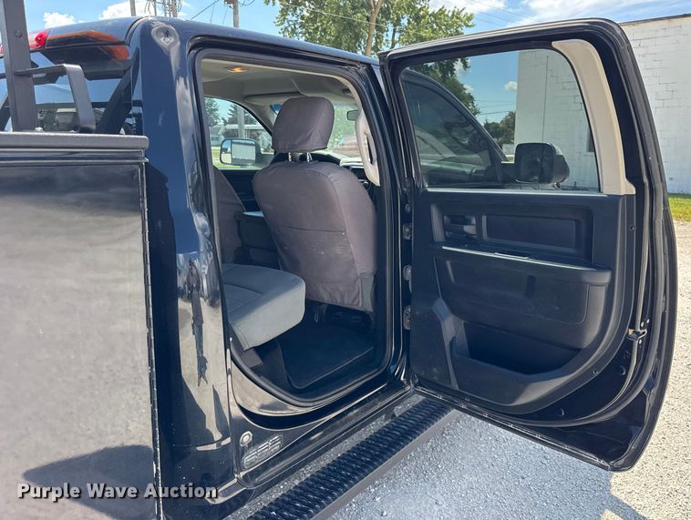 image for item EF2162 2013 Dodge Ram 3500 Crew Cab utility bed pickup truck