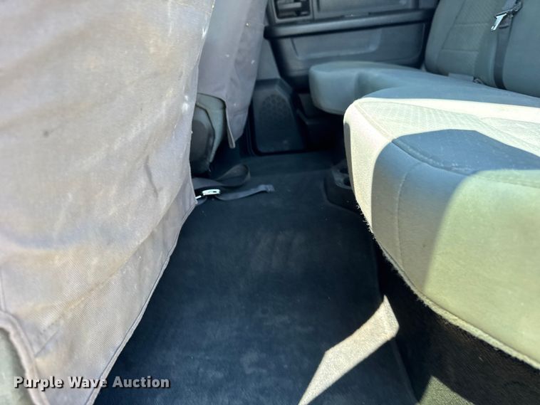 image for item EF2162 2013 Dodge Ram 3500 Crew Cab utility bed pickup truck