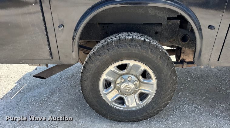 image for item EF2162 2013 Dodge Ram 3500 Crew Cab utility bed pickup truck