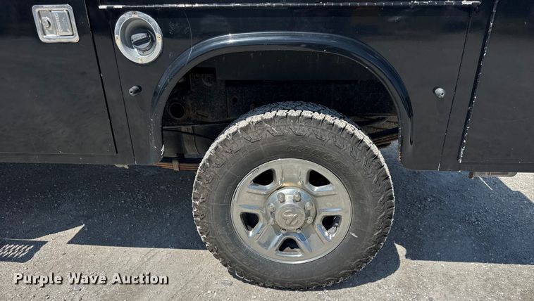 image for item EF2162 2013 Dodge Ram 3500 Crew Cab utility bed pickup truck