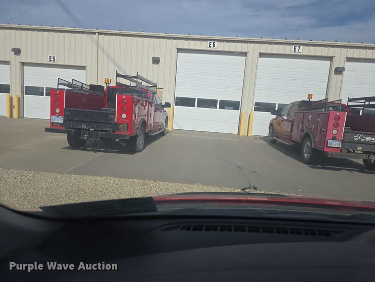 image for item EF3600 2017 Ford Transit 150 van