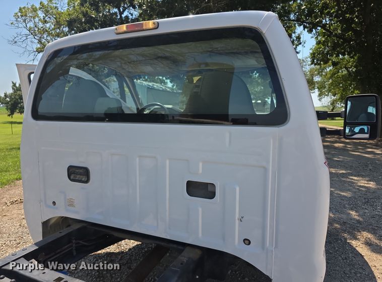 image for item EF3745 2008 Ford F550 XL Super Duty truck cab and chassis