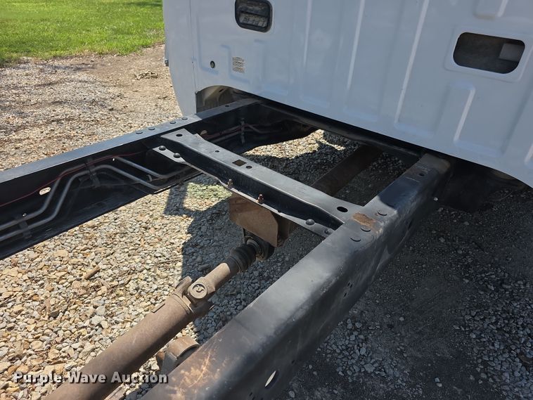 image for item EF3745 2008 Ford F550 XL Super Duty truck cab and chassis