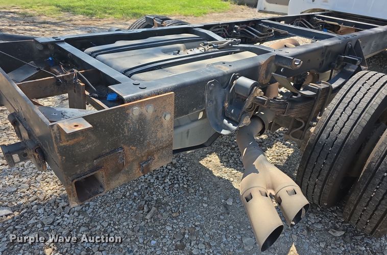 image for item EF3745 2008 Ford F550 XL Super Duty truck cab and chassis