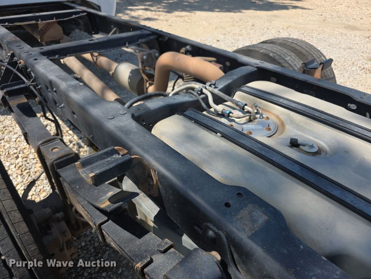 image for item EF3745 2008 Ford F550 XL Super Duty truck cab and chassis