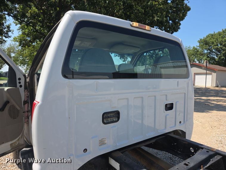 image for item EF3745 2008 Ford F550 XL Super Duty truck cab and chassis