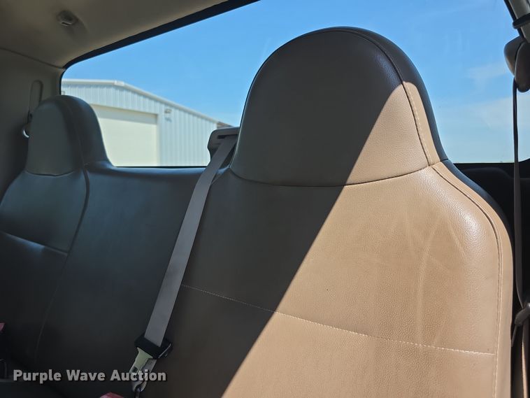 image for item EF3745 2008 Ford F550 XL Super Duty truck cab and chassis