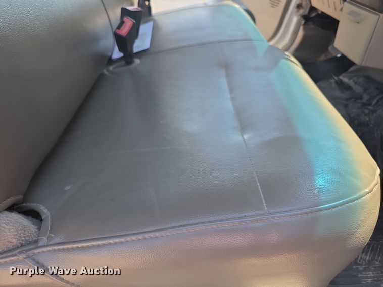 image for item EF3745 2008 Ford F550 XL Super Duty truck cab and chassis