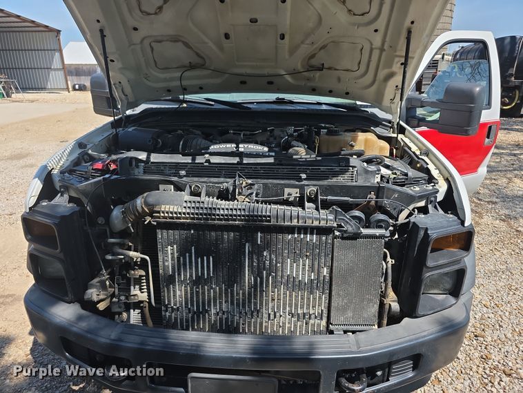 image for item EF3745 2008 Ford F550 XL Super Duty truck cab and chassis