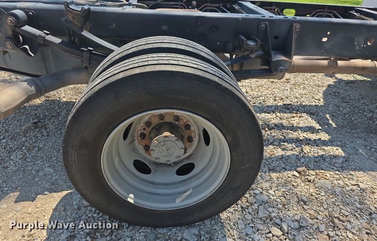 image for item EF3745 2008 Ford F550 XL Super Duty truck cab and chassis