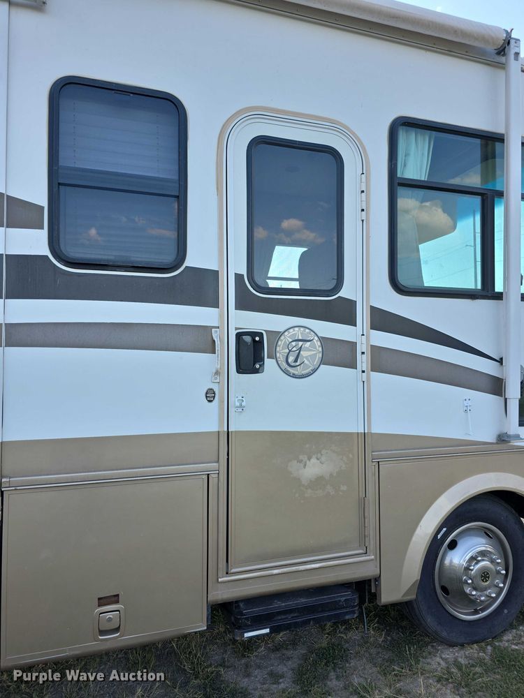 image for item EF3753 2007 Ford Allegro RV