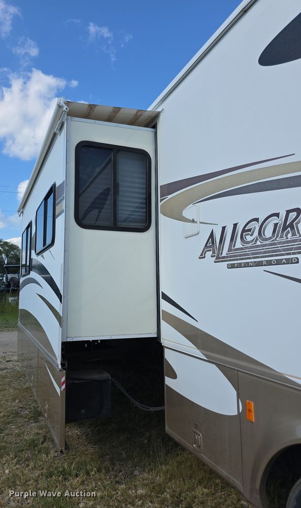 image for item EF3753 2007 Ford Allegro RV