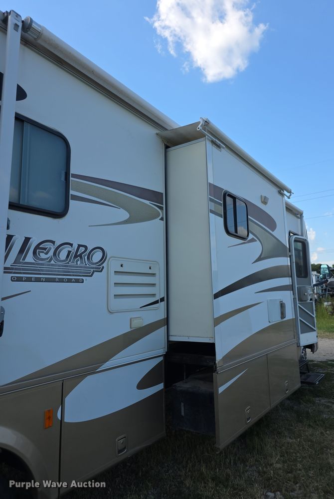 image for item EF3753 2007 Ford Allegro RV