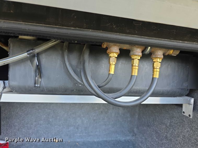 image for item EF3753 2007 Ford Allegro RV