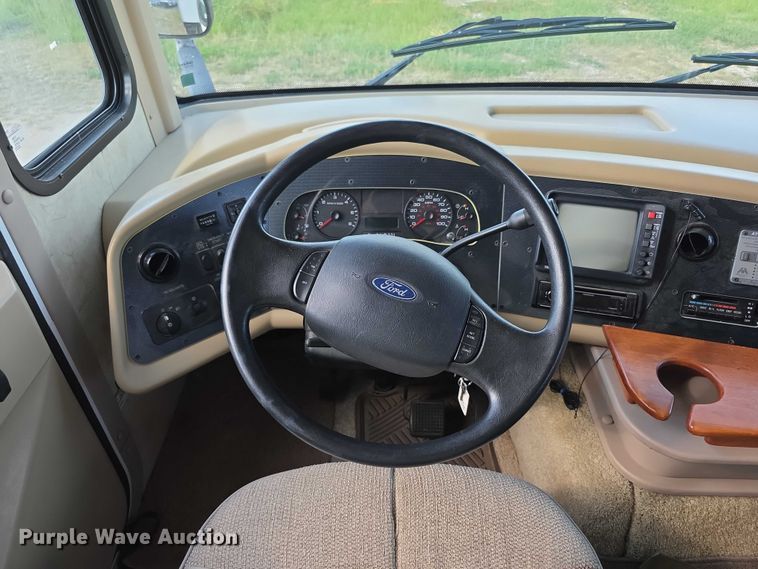 image for item EF3753 2007 Ford Allegro RV