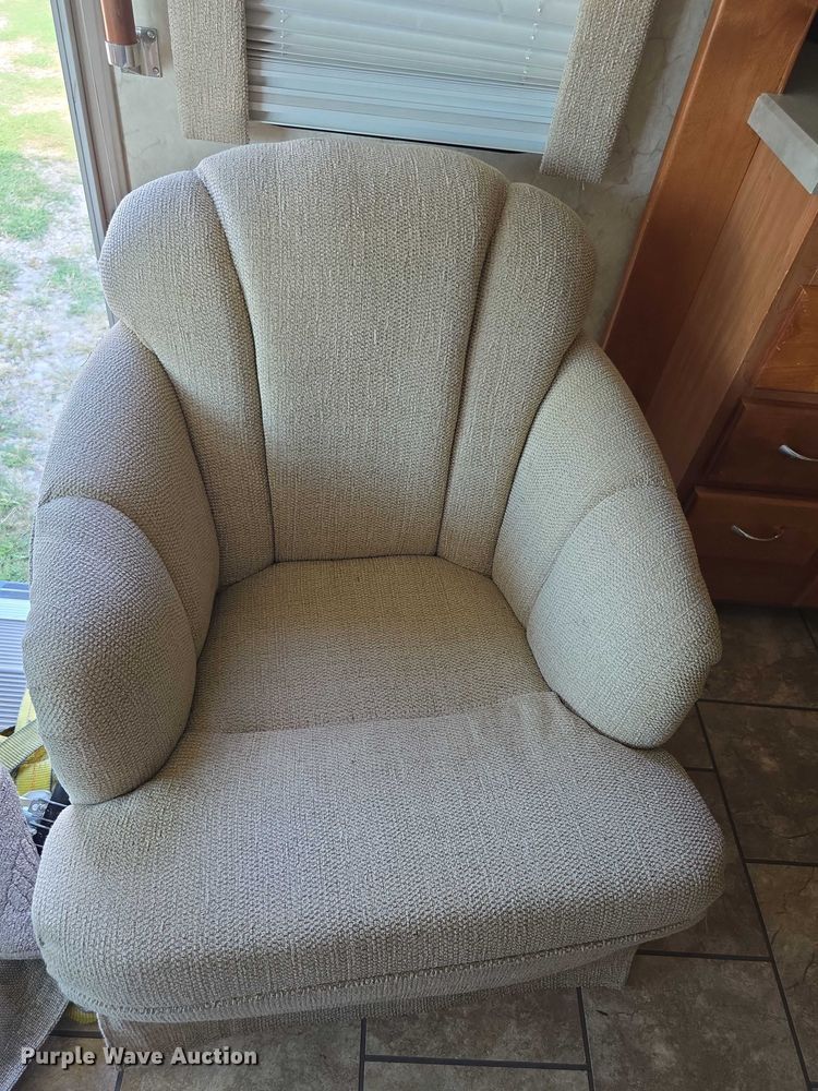 image for item EF3753 2007 Ford Allegro RV