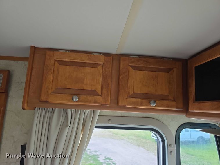 image for item EF3753 2007 Ford Allegro RV