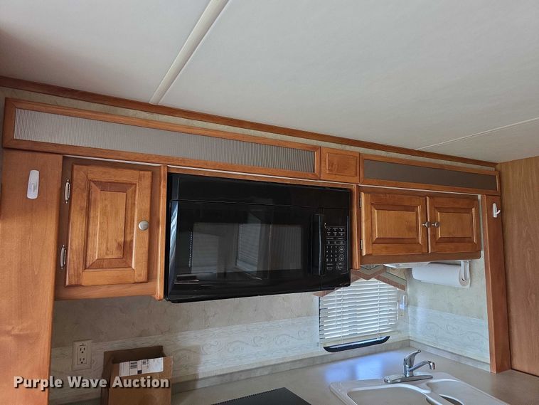 image for item EF3753 2007 Ford Allegro RV