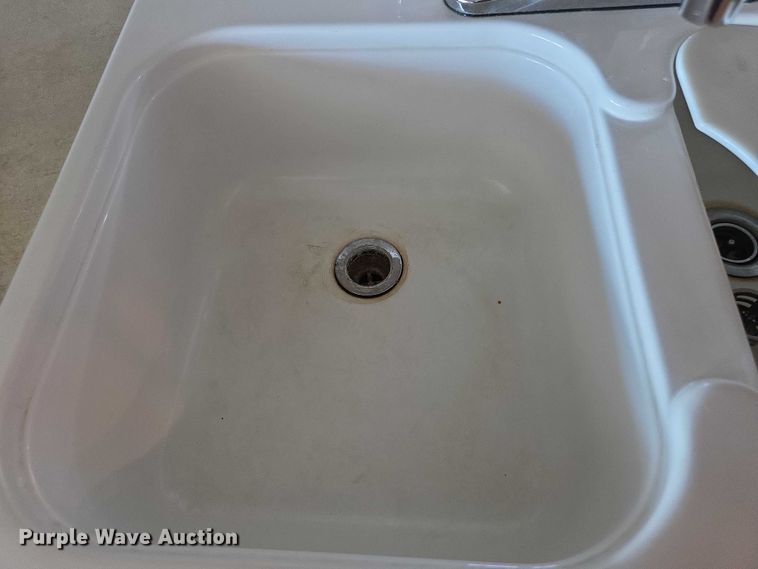 image for item EF3753 2007 Ford Allegro RV