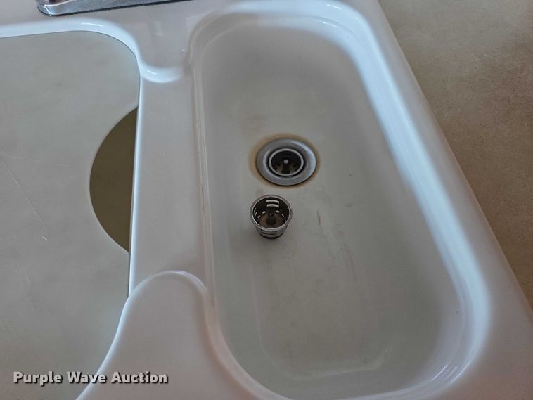 image for item EF3753 2007 Ford Allegro RV