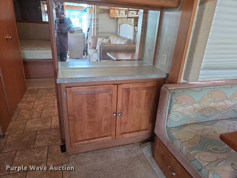 image for item EF3753 2007 Ford Allegro RV