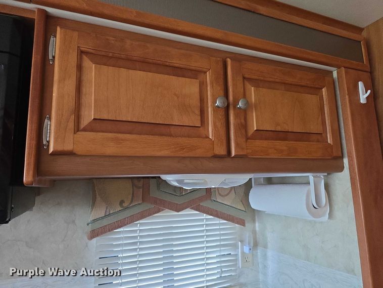 image for item EF3753 2007 Ford Allegro RV