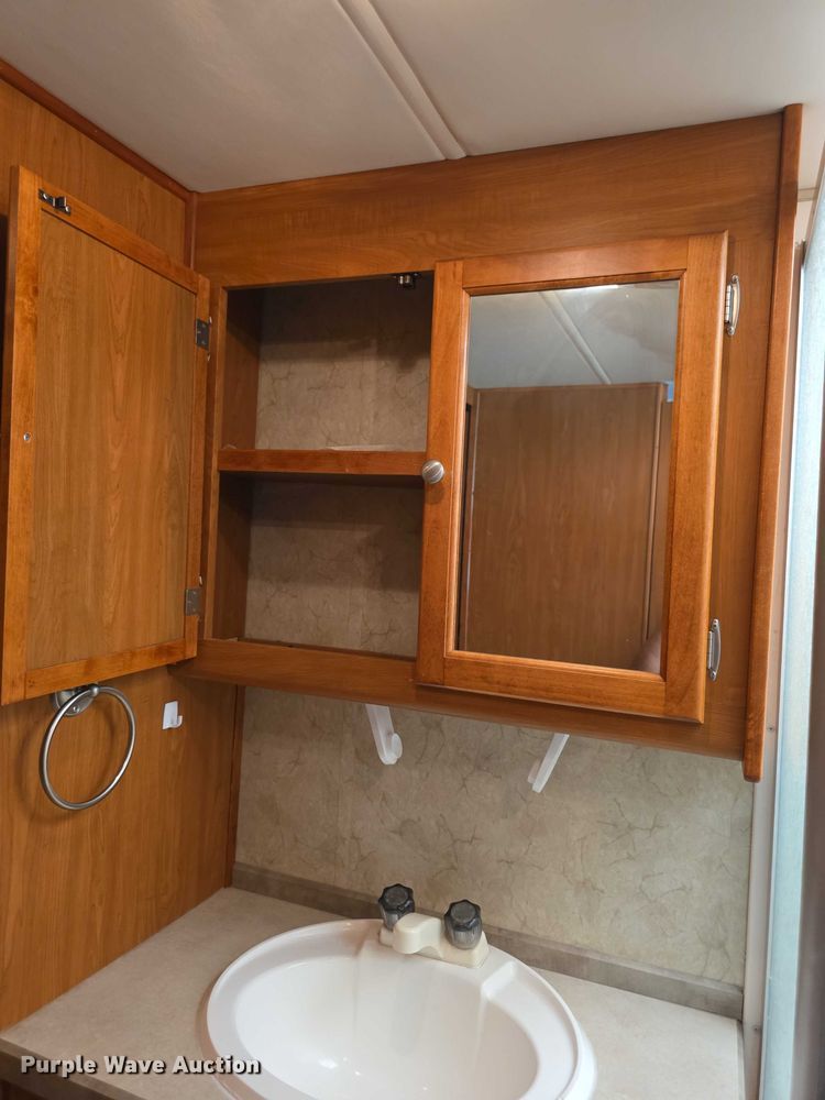 image for item EF3753 2007 Ford Allegro RV