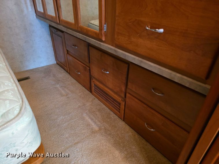 image for item EF3753 2007 Ford Allegro RV