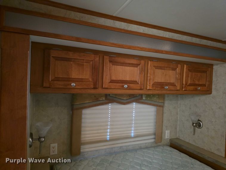 image for item EF3753 2007 Ford Allegro RV