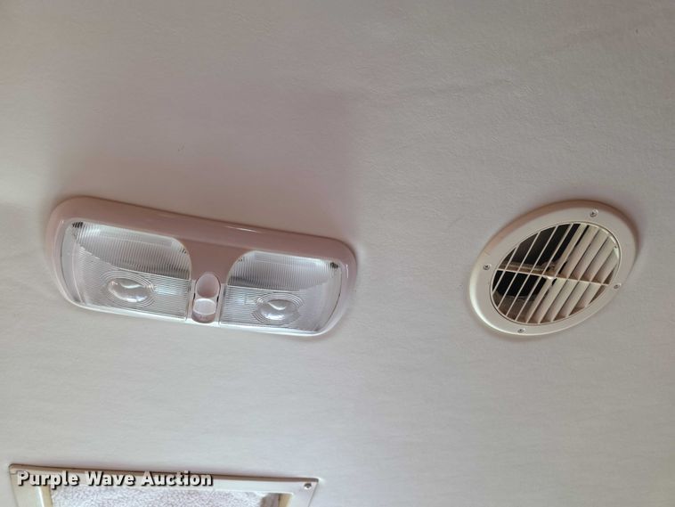 image for item EF3753 2007 Ford Allegro RV