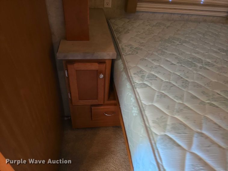 image for item EF3753 2007 Ford Allegro RV