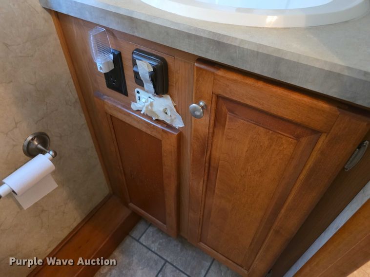 image for item EF3753 2007 Ford Allegro RV