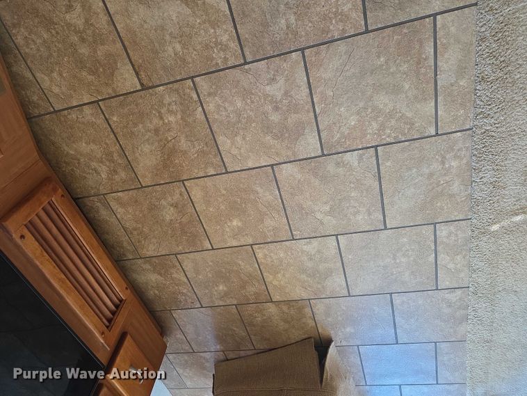 image for item EF3753 2007 Ford Allegro RV