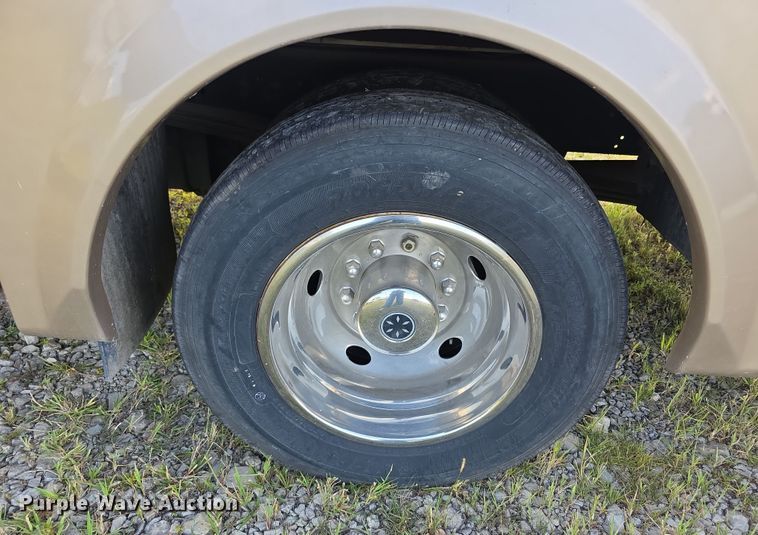 image for item EF3753 2007 Ford Allegro RV